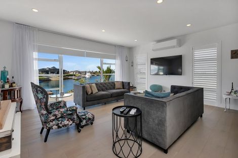 Photo of property in 13 Waitemata Drive, One Tree Point, 0118
