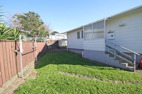 Photo of property in 2/47 South Road, Blagdon, New Plymouth, 4310