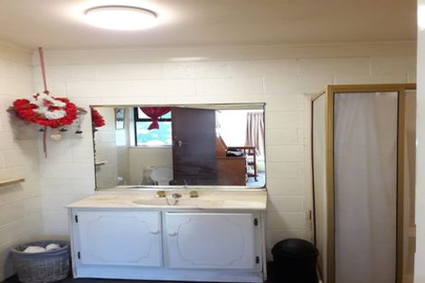 Photo of property in 11 Te Pari Pari Road, Pukerua Bay, 5026