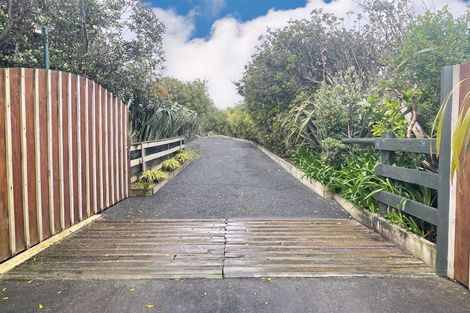 Photo of property in 85 Constable Road, Muriwai, Waimauku, 0881