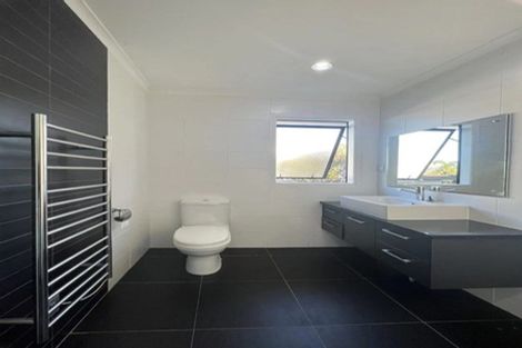 Photo of property in 16 Holland Road, Hillcrest, Auckland, 0627