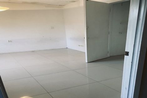 Photo of property in 1 Beihlers Road, Weymouth, Auckland, 2103