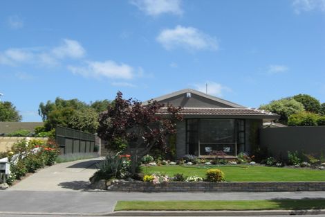 Photo of property in 31 Karnak Crescent, Russley, Christchurch, 8042