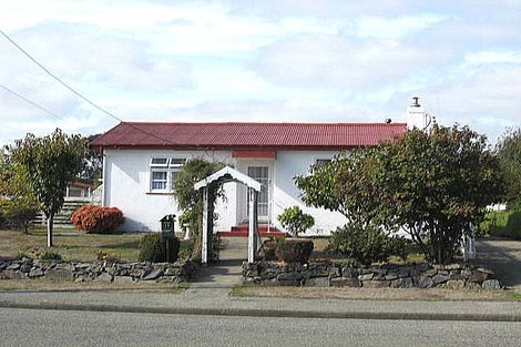 Photo of property in 15 Studholme Street, Waimate, 7924