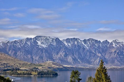 Photo of property in 6 Aspen Grove, Fernhill, Queenstown, 9300