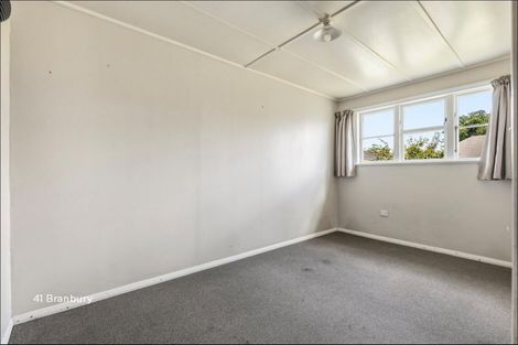 Photo of property in 39 Banbury Crescent, Fairfield, Hamilton, 3214