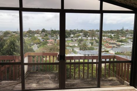 Photo of property in 16 Chequers Avenue, Glenfield, Auckland, 0629