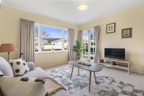 Photo of property in 28 Saint Johns Terrace, Tawa, Wellington, 5028