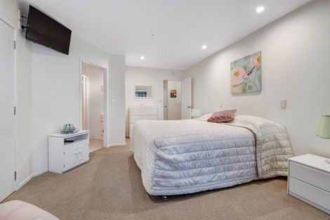 Photo of property in 15a Puriri Avenue, Orewa, 0931