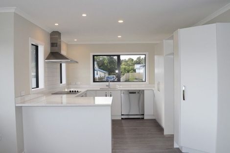 Photo of property in 2 Kingi Te Ahoaho Place, Otaki, 5512