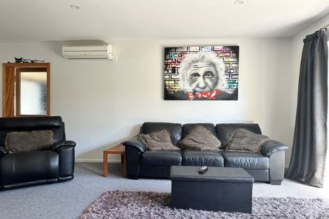 Photo of property in 25a Mcfarlane Street, Oakura, 4314