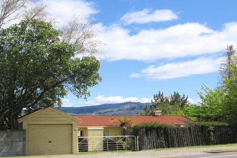Photo of property in 171 Lake Terrace, Hilltop, Taupo, 3330