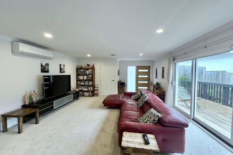 Photo of property in 16a Alexander Street, Cockle Bay, Auckland, 2014