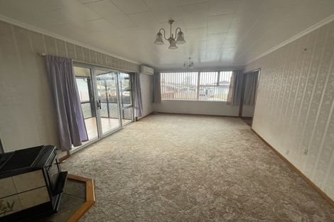 Photo of property in 13 Kowhai Street, Inglewood, 4330