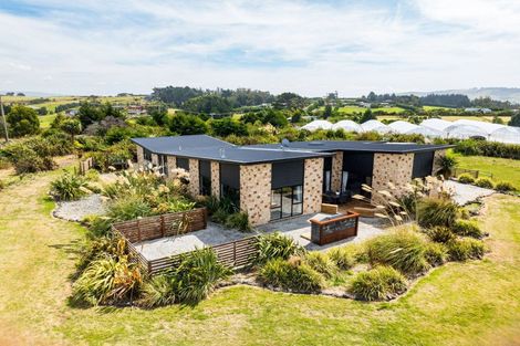 Photo of property in 25 Tunnel Beach Road, Blackhead, Dunedin, 9076