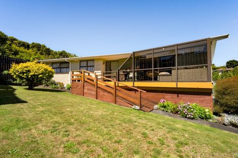 Photo of property in 4 Bronte Place, Whalers Gate, New Plymouth, 4310