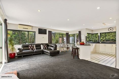Photo of property in 17 Chedworth Drive, Glenfield, Auckland, 0629