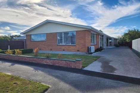 Photo of property in 2 Dellow Place, Spreydon, Christchurch, 8024
