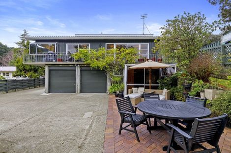 Photo of property in 4 Harewood Grove, Pinehaven, Upper Hutt, 5019