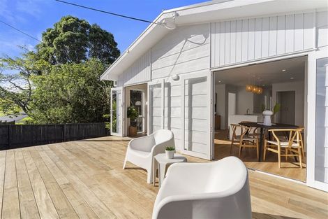 Photo of property in 5 Rambler Crescent, Beach Haven, Auckland, 0626