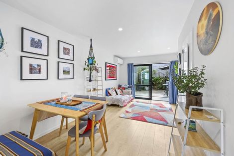 Photo of property in 3/6 South Pacific Place, Henderson, Auckland, 0612