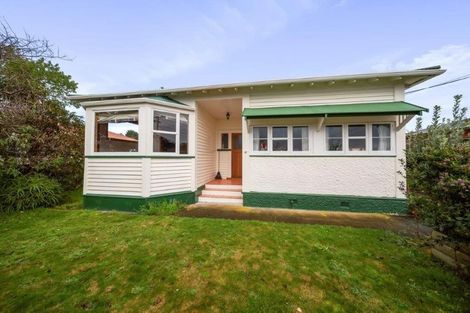 Photo of property in 17 Clifford Street, Hawera, 4610