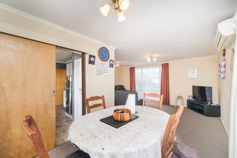 Photo of property in 8 Forbes Place, Kelvin Grove, Palmerston North, 4414
