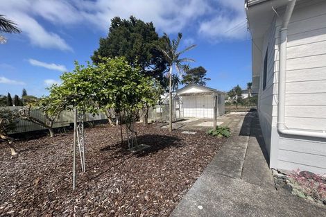 Photo of property in 1/43 Eastglen Road, Glen Eden, Auckland, 0602