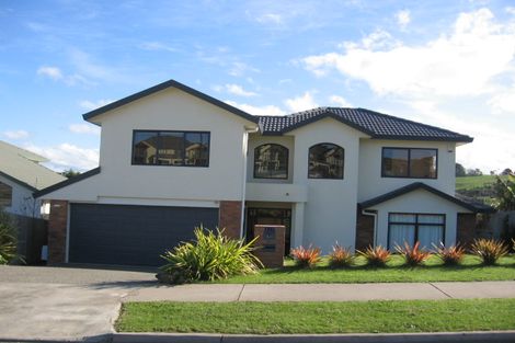 Photo of property in 17 Medallion Drive, Oteha, Auckland, 0632
