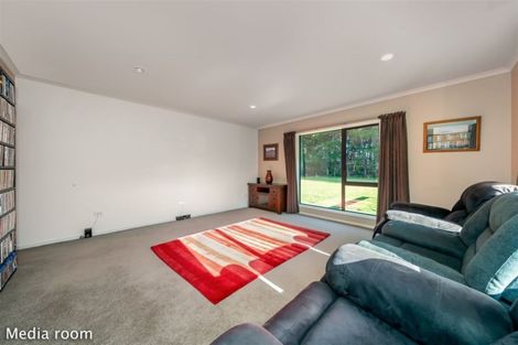 Photo of property in 92 Katherine Mansfield Drive, Whitemans Valley, Upper Hutt, 5371