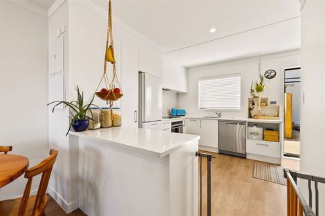 Photo of property in 4/2 Brandon Road, Glen Eden, Auckland, 0602