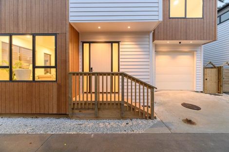 Photo of property in 24d Nikau Street, New Lynn, Auckland, 0600