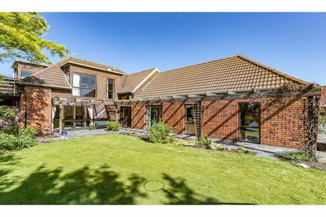 Photo of property in 30 Derenzy Place, Avonhead, Christchurch, 8042