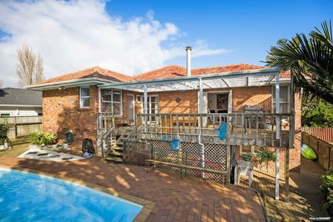 Photo of property in 32 Oakland Avenue, Papatoetoe, Auckland, 2025