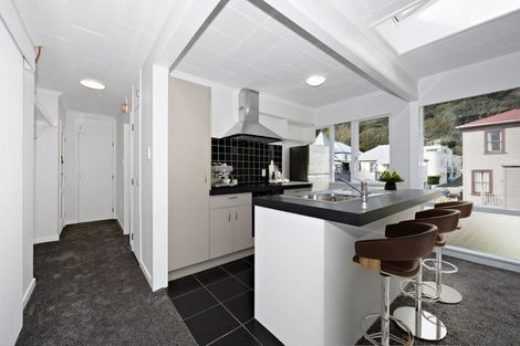 Photo of property in Westgate Flats, 12/36 Queen Street, Mount Victoria, Wellington, 6011