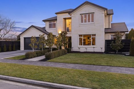 Photo of property in 68 Willowview Drive, Redwood, Christchurch, 8051