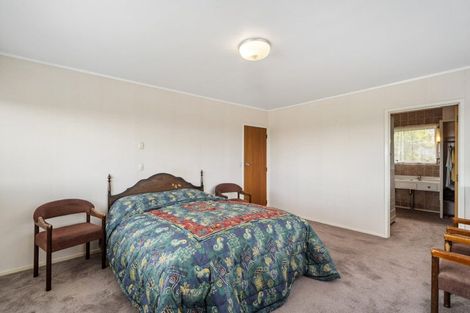 Photo of property in 21 Parr Terrace, Castor Bay, Auckland, 0620