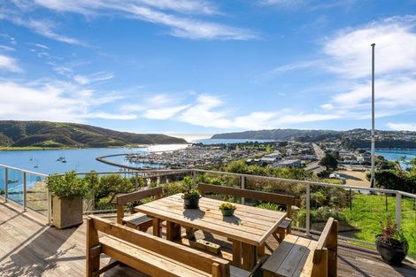 Photo of property in 62 Kiriwai Road, Paremata, Porirua, 5024