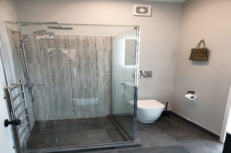 Photo of property in 20 De Val Drive, Titirangi, Auckland, 0604