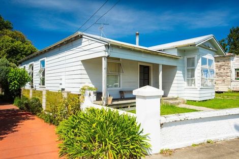Photo of property in 184 Cobden Street, Gisborne, 4010
