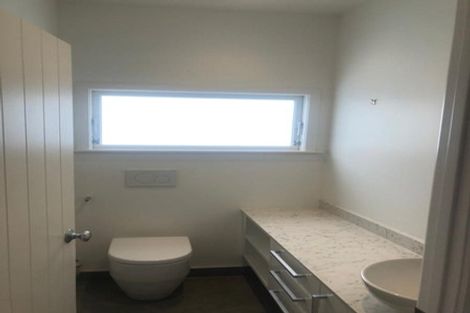 Photo of property in 46a Hinemoa Street, Birkenhead, Auckland, 0626