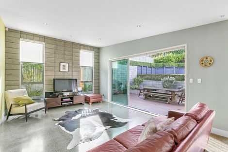 Photo of property in 7 Lakshmi Place, Khandallah, Wellington, 6035