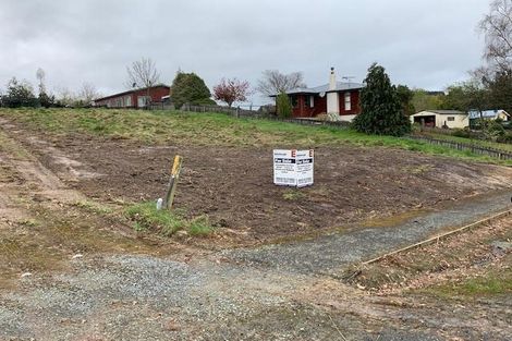 Photo of property in 2 Canna Street, Lawrence, 9532