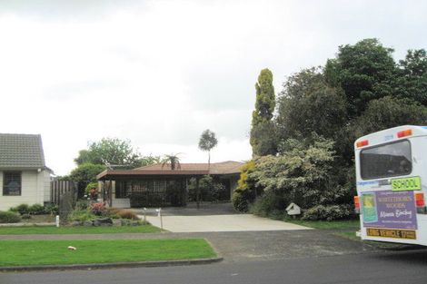 Photo of property in 16 Beaumaris Way, Conifer Grove, Takanini, 2112