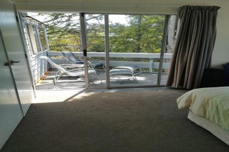 Photo of property in 50 Girrahween Drive, Totara Vale, Auckland, 0629
