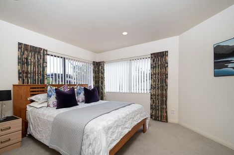 Photo of property in 5 Kahala Place, West Harbour, Auckland, 0618