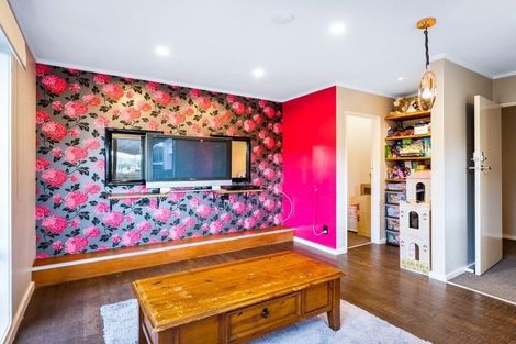 Photo of property in 10 Whitley Avenue, Ebdentown, Upper Hutt, 5018