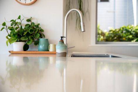 Photo of property in 15 Rangitane Street, Maupuia, Wellington, 6022