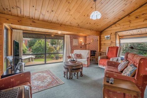 Photo of property in 19 Deller Drive, Carterton, 5713