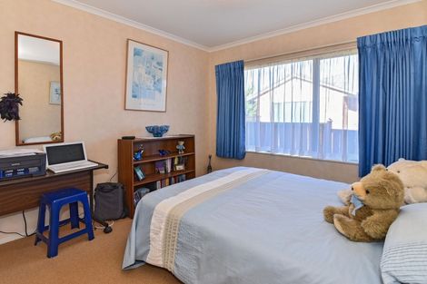 Photo of property in 3 Ashland Place, Weymouth, Auckland, 2103